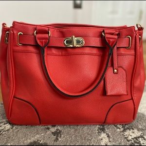 Pink/red handbag